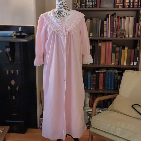 Vintage Pink Ruffle Nightgown and Robe Set - Picture 2 of 10